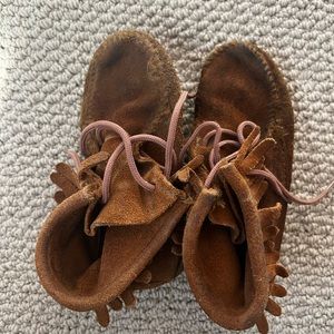 Minnetonka leather moccasins